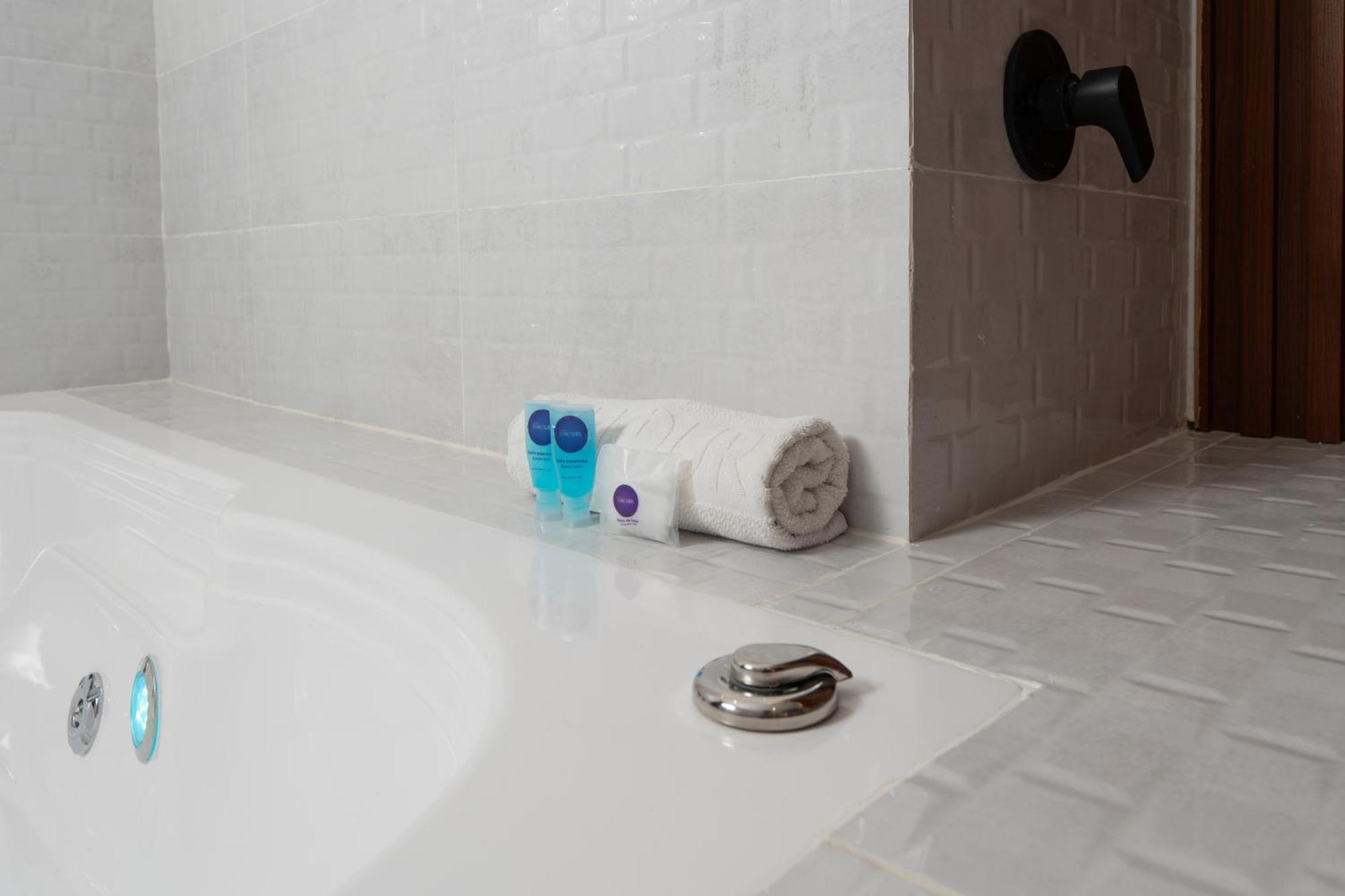 Hotel Byhours Circunvalar - Adults Only Barranquilla  Dış mekan fotoğraf